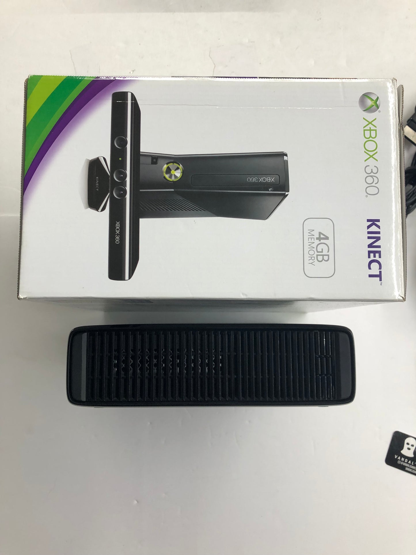 Xbox 360 - Slim 4gb Console Kinect Adventures Bundle Almost Complete Tested #2895