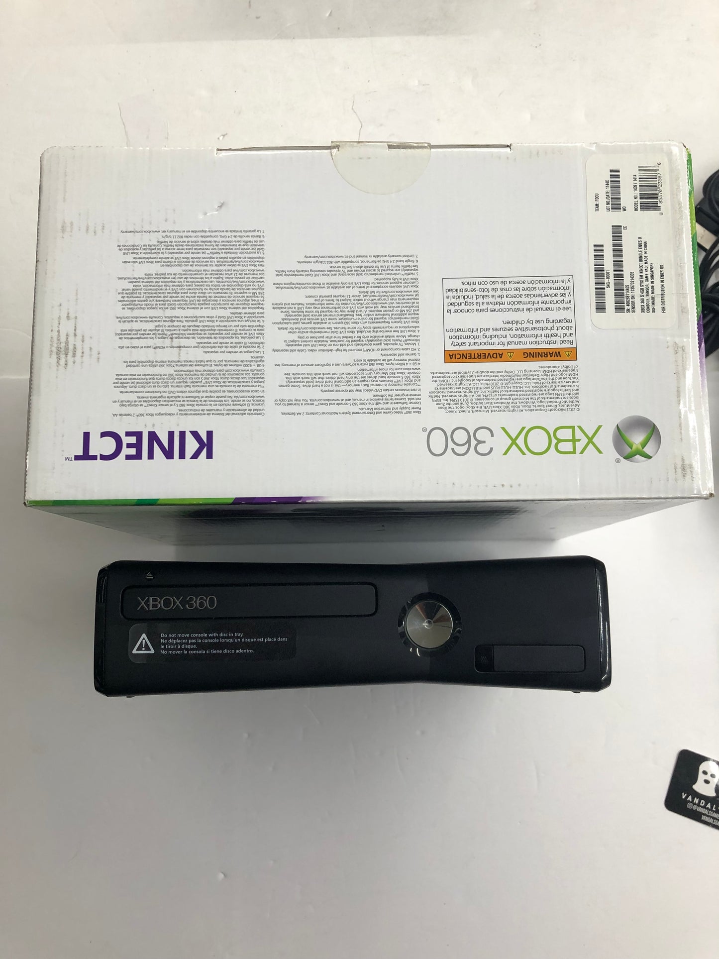 Xbox 360 - Slim 4gb Console Kinect Adventures Bundle Almost Complete Tested #2895